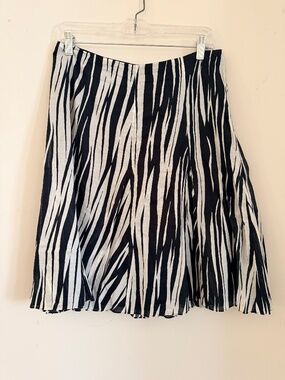 Express Design Studio Zebra Print A-Line Skirt Size 2 Black & White